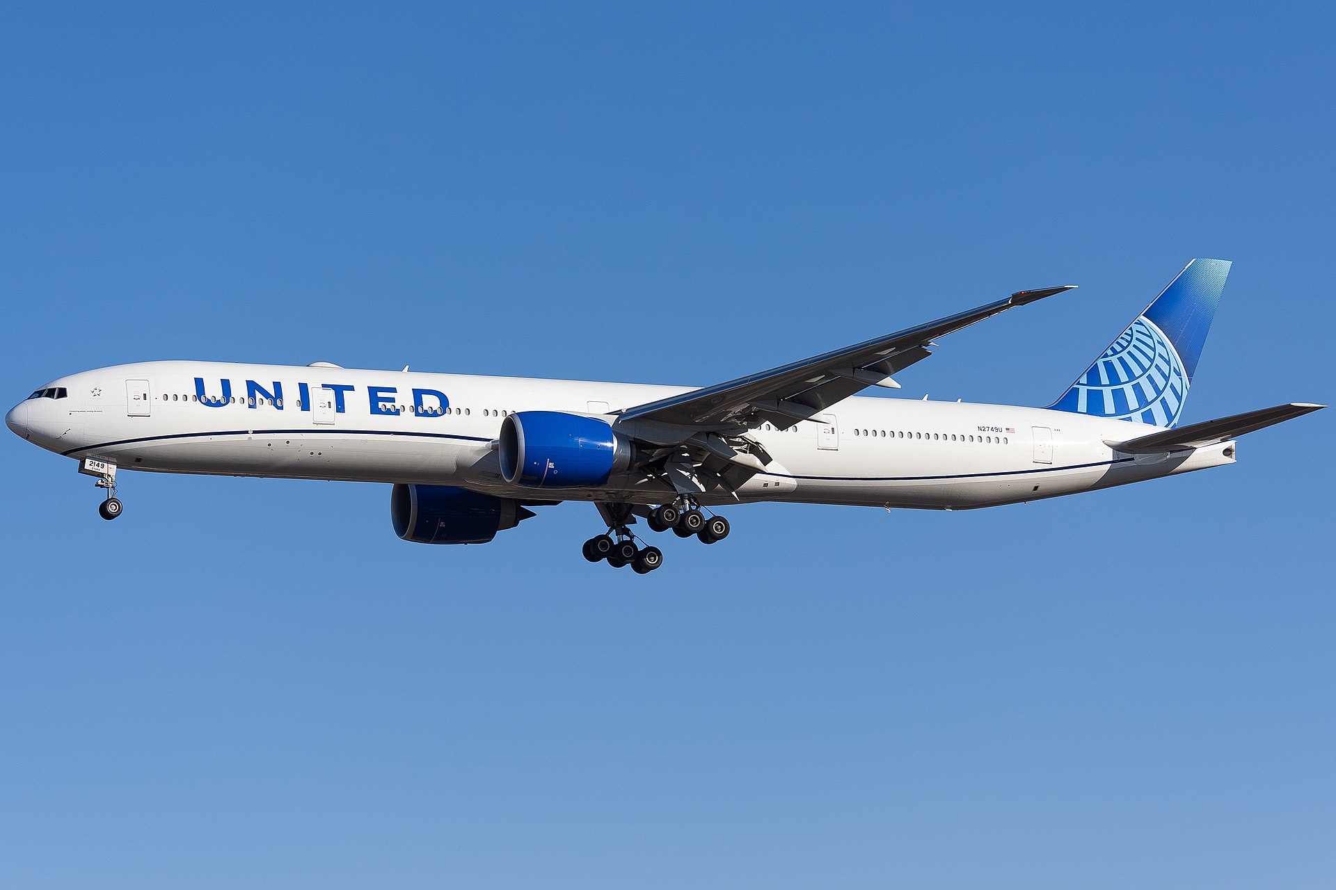 United Airlines aircraft (UA) — aerolínea con rutas internacionales, photo via Wikimedia Commons (Wikipedia summary)